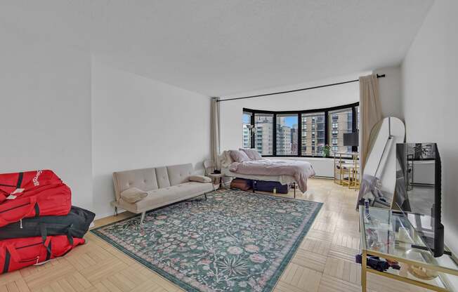 Studio, 1 bath, 571 sqft, $4,100, Unit 31H