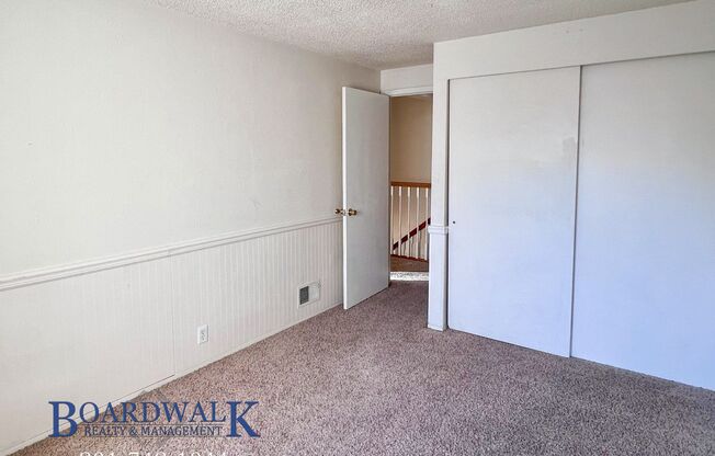 2 beds, 1 bath, $1,195, Unit # 46B