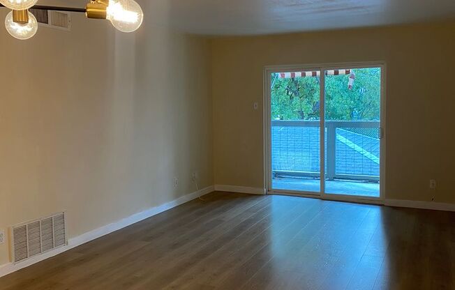 2 beds, 1 bath, 960 sqft, $1,450, Unit 23