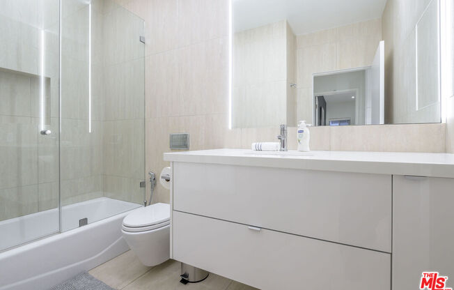 3 beds, 2 baths, 1,486 sqft, $7,300, Unit 105
