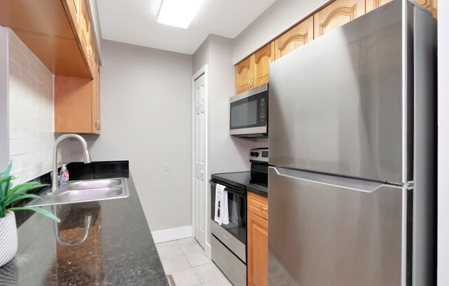 Gated 2BR Home in Brandon with Resort Amenities — Up to One Month Free!