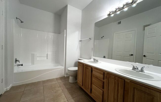 3 beds, 2 baths, $1,675, Unit # 1081