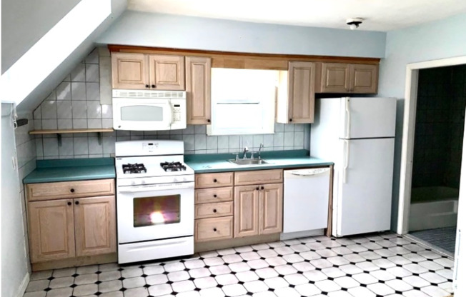 172 PLEASANT ST
