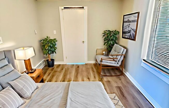 2 beds, 1 bath, $1,050, Unit Unit 1