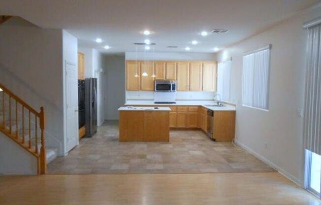 Beautiful 4 Bedroom Home in Summerlin