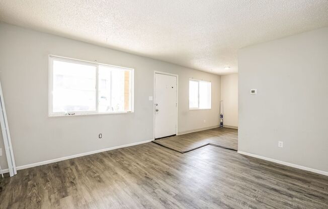 984 E Saxony Dr – Renovated 2 Bed/1 Bath Apartments in Colorado Springs!