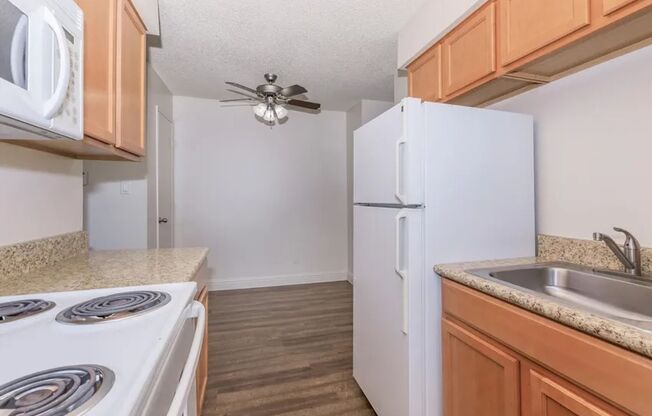 1 bed, 1 bath, 600 sqft, $1,305, Unit 08-106