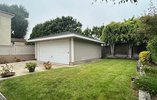 **Charming 3-Bed, 2-Bath Home in Prime Tree Section, Manhattan Beach**