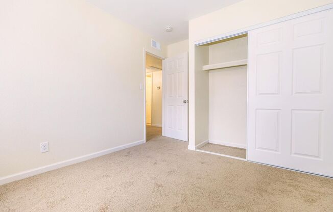 2 beds, 1 bath, 760 sqft, $1,210, Unit 2126