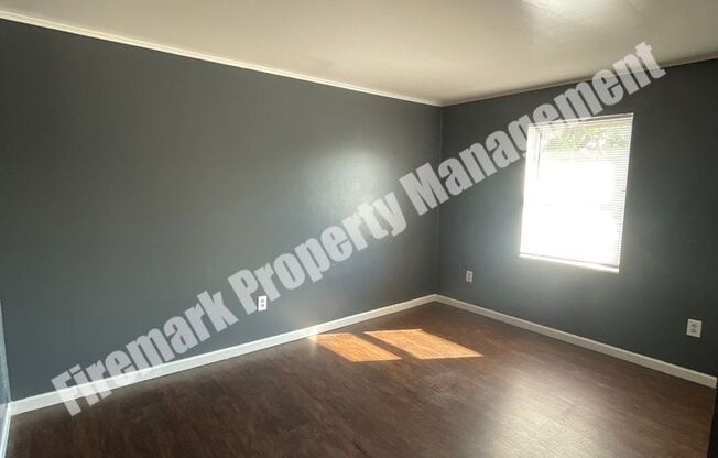 2 beds, 1 bath, $1,300