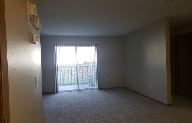 2 beds, 1 bath, 976 sqft, $945, Unit 203