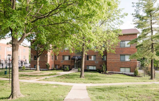 2 beds, 1 bath, 825 sqft, $1,050