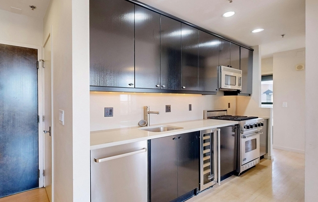 2 beds, 2 baths, 1,050 sqft, $6,500, Unit 804