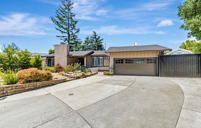 Saratoga Gem - 4BR Home Open Floor Plan & Outdoor Space