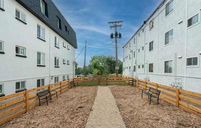 the courtyard at the crossings for rent