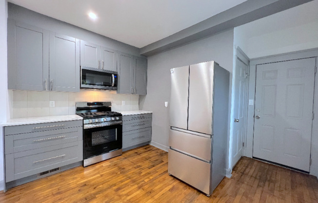 3761 MAXWELL
