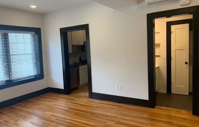 2 beds, 1 bath, 762 sqft, $1,595, Unit Room 410