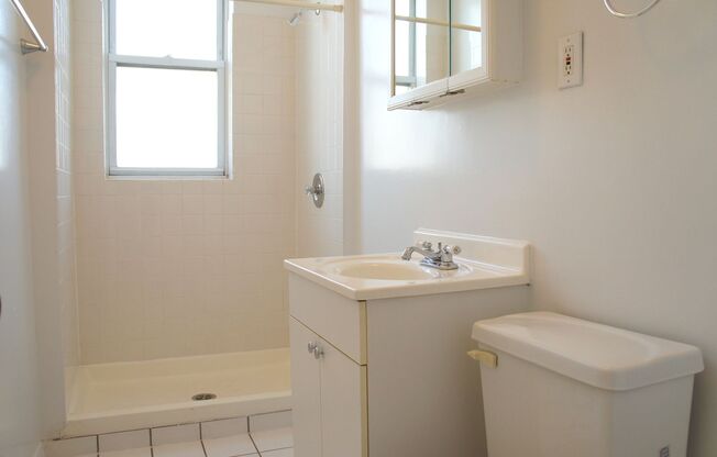1 bed, 1 bath, 592 sqft, $1,895, Unit 3042-2