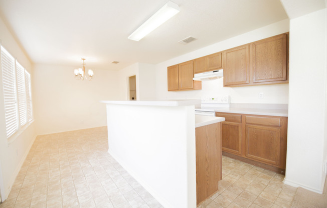 GREAT LOCATION***CONVENIENTLY LOCATED TO THE MEDICAL CENTER AREA, UTSA, & SHOPPING*ISLAND KITCHEN