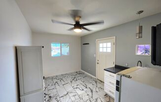 Stylish 1 bed 1 bath Casita in Tempe AZ!    Move in Specials/Free rent