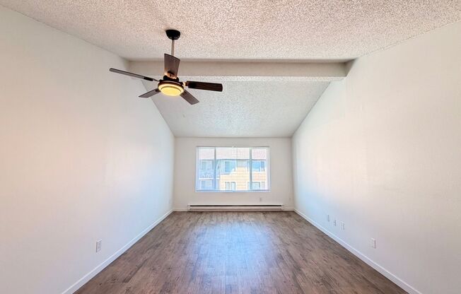 2 beds, 1 bath, 850 sqft, $2,300, Unit 344