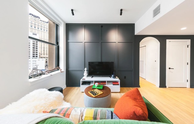 Tv in living room at The Press/321, Michigan, 48226