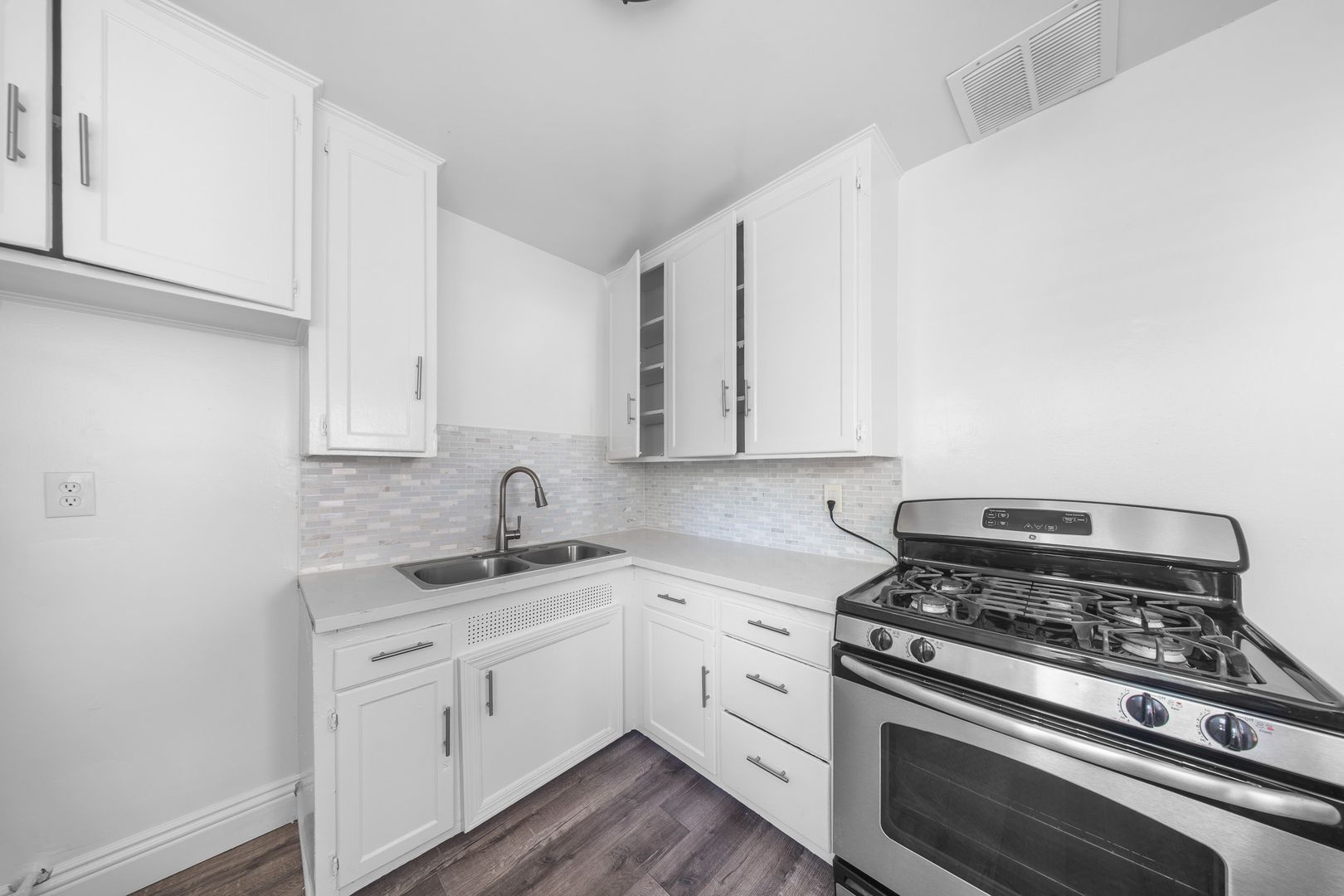 2360 Cedar Ave