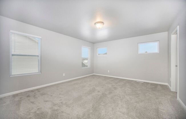 4 beds, 2.5 baths, $2,495