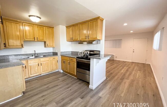 514 W HUNTINGTON DR