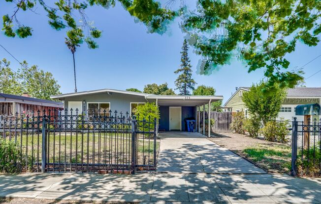 Charming updated 3 bedroom, 1 bathroom home in Menlo Park