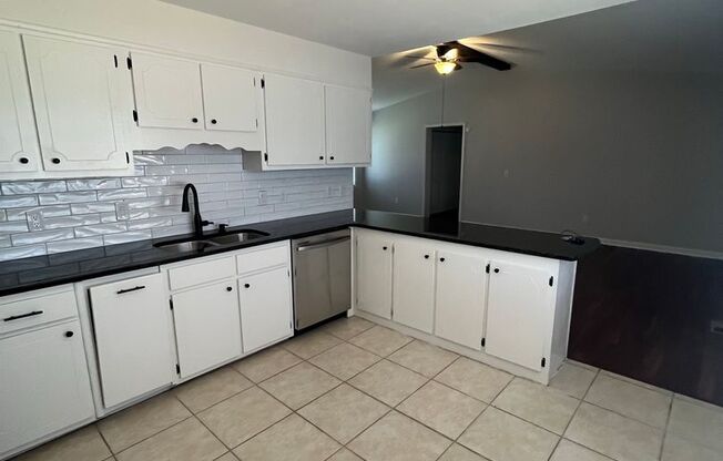 3 beds, 2 baths, $1,500