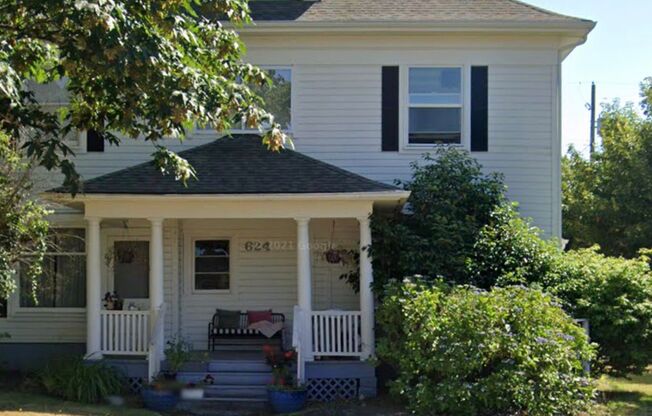 Beautifully Remodeled 1bed at White House Apartments