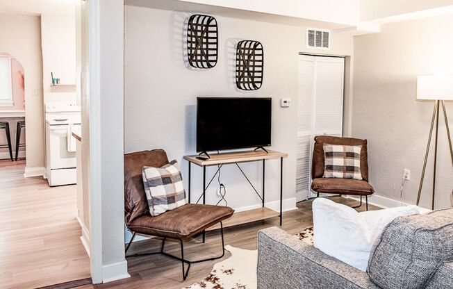 Cozy 2-Bedroom Home Near Sacred Heart, Shriners, and Deaconess