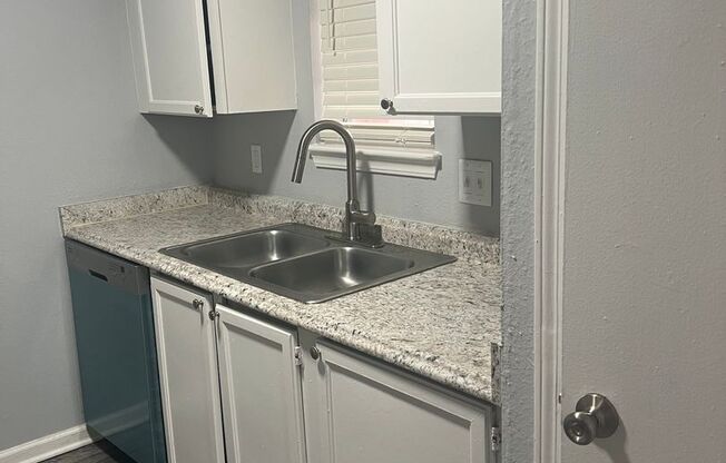 1 bed, 1 bath, 739 sqft, $850