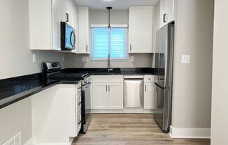 2 beds, 1.5 baths, 860 sqft, $1,499, Unit Unit 3