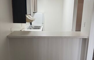 Studio, 1 bath, $995, Unit 09