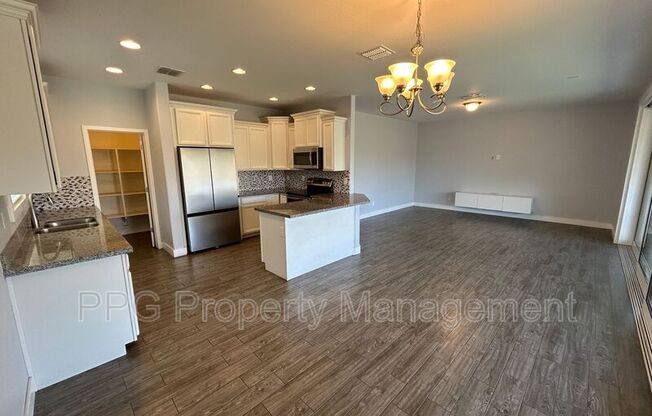 804 E GARY LN