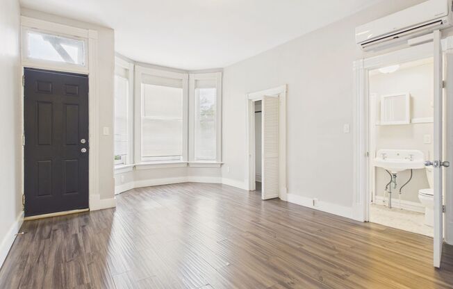 Studio, 1 bath, 400 sqft, $825, Unit 1700 N 2nd #8