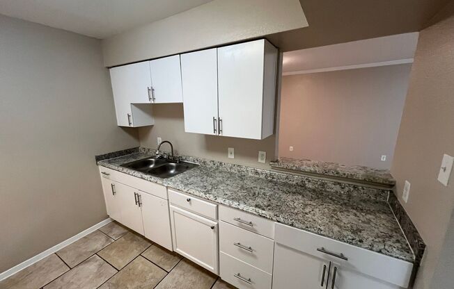 2 beds, 1.5 baths, 1,018 sqft, $1,525, Unit 1055