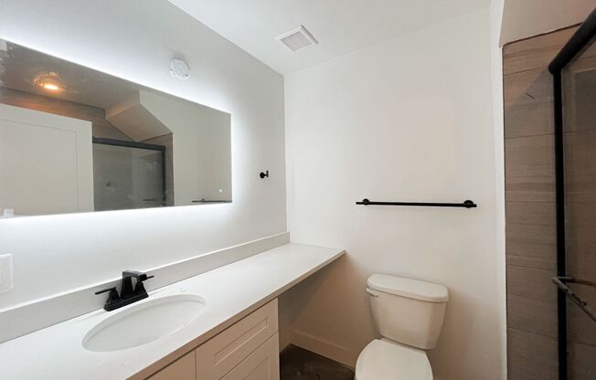 2 beds, 1 bath, 850 sqft, $1,995, Unit 523