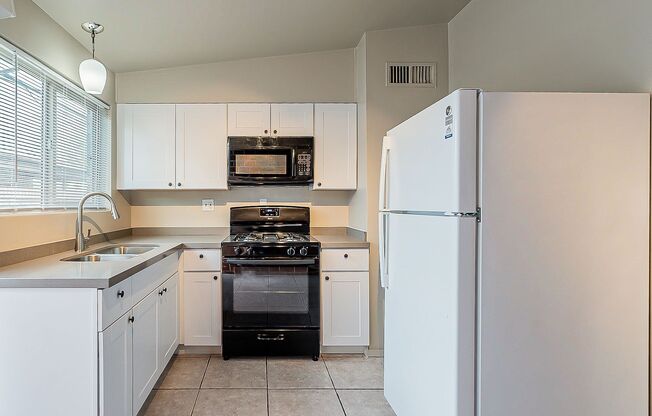 2 beds, 1 bath, 782 sqft, $1,800, Unit 1