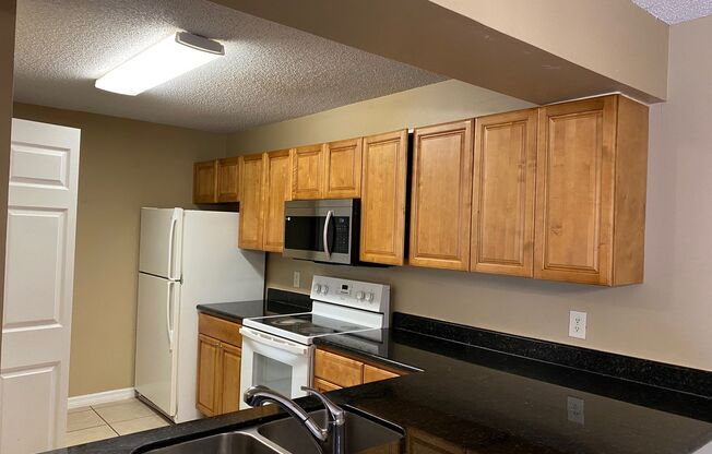 2 beds, 2 baths, $1,595, Unit #202