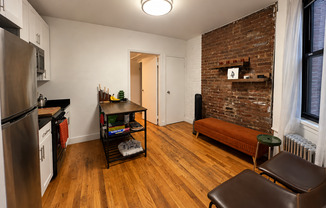 229 E 10 ST