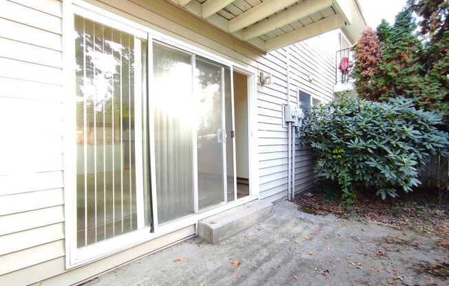 2 beds, 2 baths, 847 sqft, $1,675, Unit 3