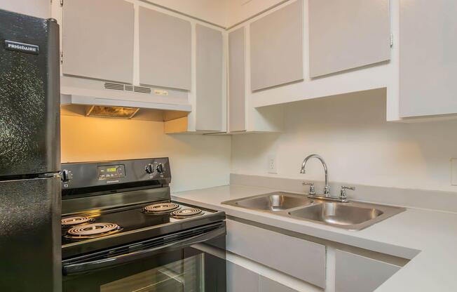 1 bed, 1 bath, 659 sqft, $899