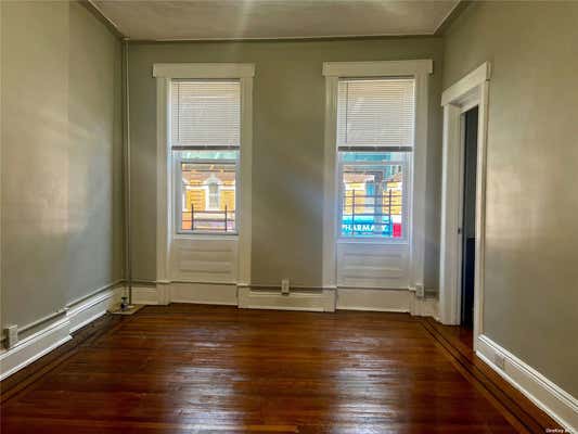 3 beds, 1 bath, 1,100 sqft, $2,900