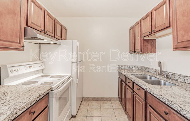 2882 W ELIOT CIR
