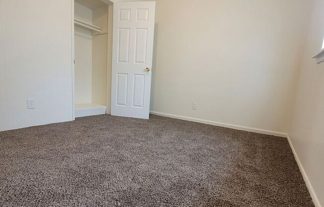 2 beds, 1 bath, 675 sqft, $675, Unit 441 Winfield-Unit 14