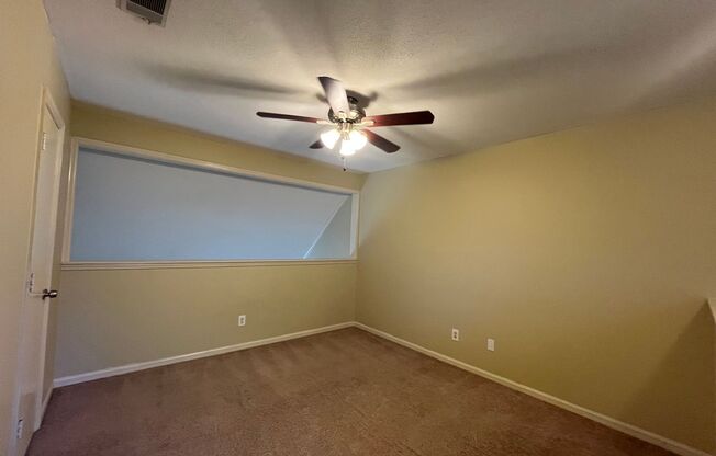 1 bed, 1 bath, 672 sqft, $1,215