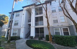 1 Bed / 1 Bath Ground-Floor Condo in Allegro Palm- Resort Style Amenities!